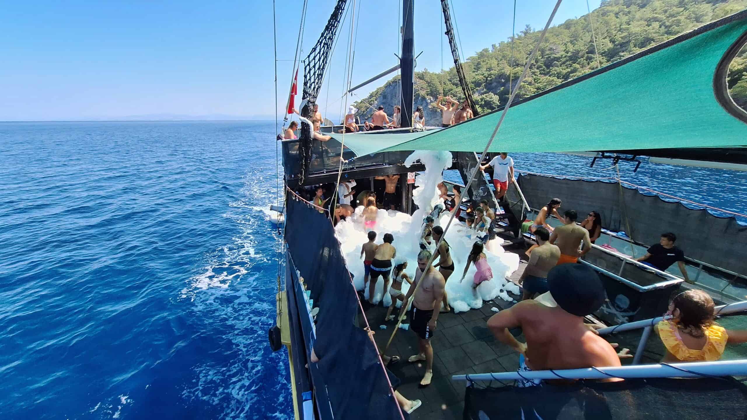 Kuşadası Tekne Turu’nda Yenilen En Lezzetli Balık Restoranları