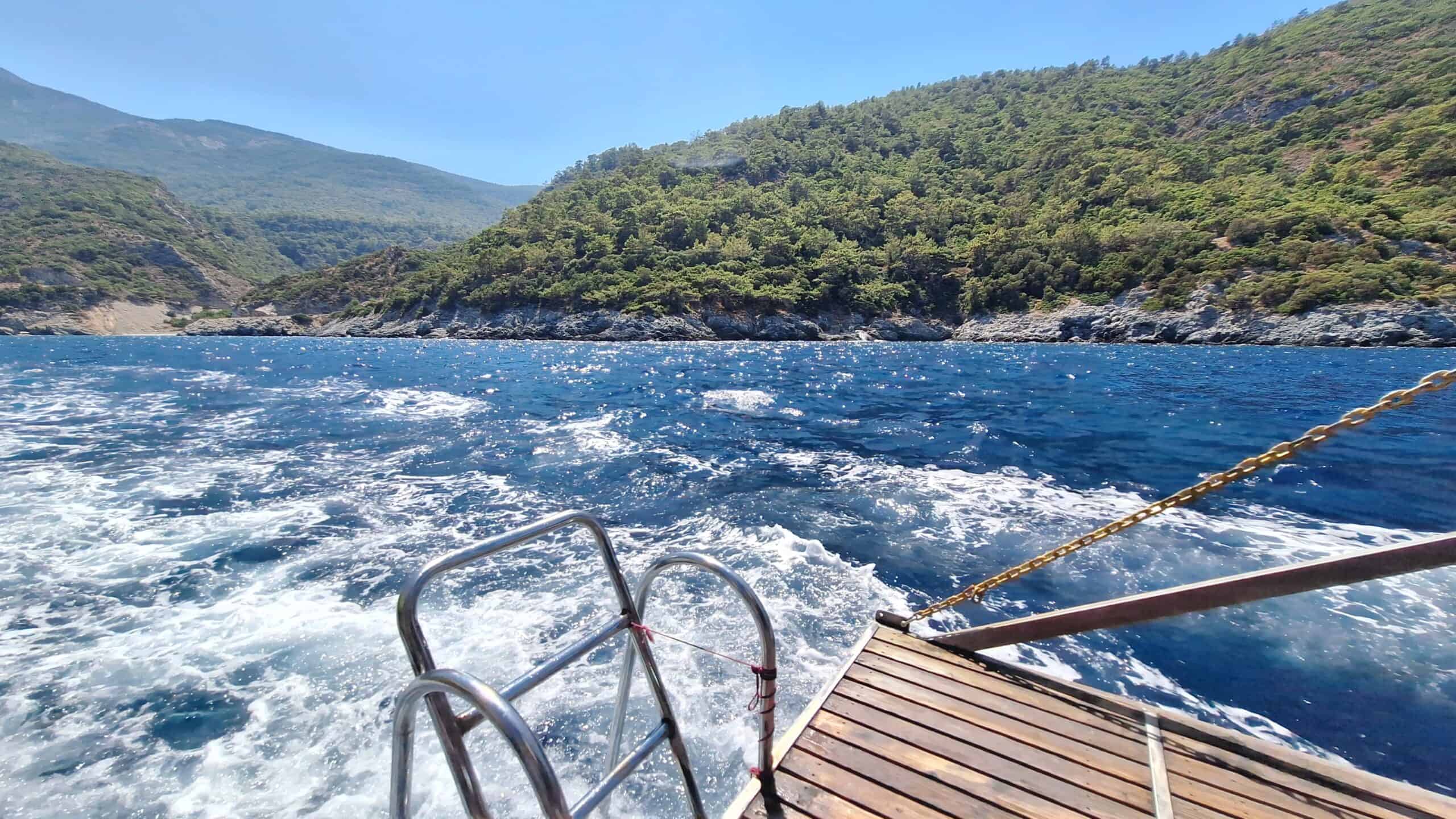 Halfeti’ye Benzer Deneyim: Kuşadası Tekne Turu Alternatifleri